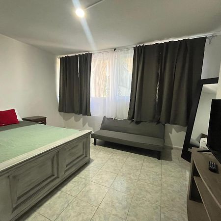 8 Venator House Boutique Apartment Leon Exterior photo